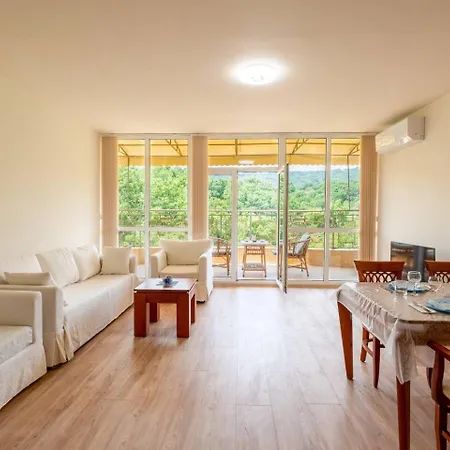 Apartment Spacious In Golden Sands *